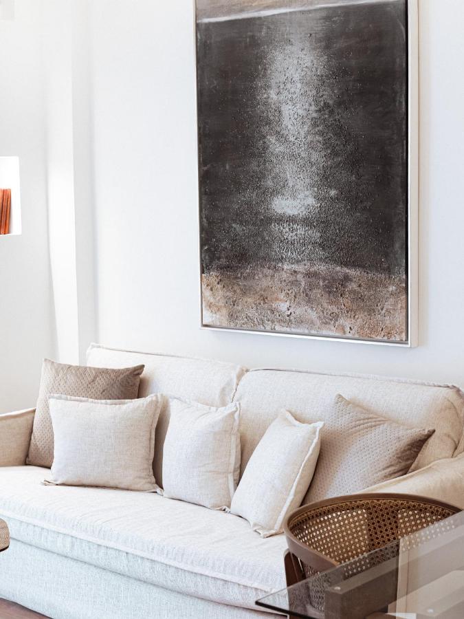 Luxury Apartment In The Heart Of The City - 1Br أثينا المظهر الخارجي الصورة